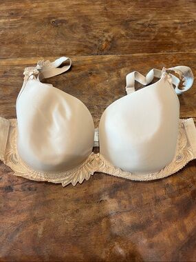 Beige Lace-Trim Smooth T-Shirt Empreinte Bra